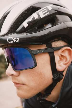 Okulary sportowe PICA OLOR niebieskie fotochromowe